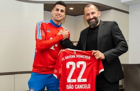 «Бавария» объявила о переходе Канселу на правах аренды